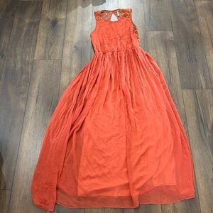 Point Coral Maxi Dress with Sheer Floral Keyhole Back, Size Small